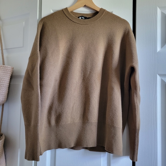 Theory Relaxed Drop Shoulder Sweater Beige Canvas Camel Brown Wool Cashmere - Picture 3 of 5